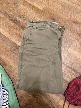 LOFT Women’s Curvy Olive Green Wide Leg Chino Pants